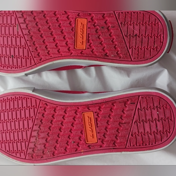 Lugz Canvas Slip-ons. Size  8.5, Red, also available in Blue DISCOUNTED SHIPPING - Picture 3 of 7